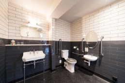 accessible bathroom at Aragon House